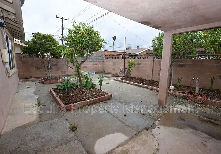 341 Julian St — Photo 9