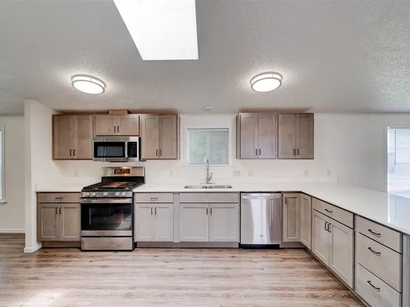 122 Paddock Cir, Iowa City, IA 52240