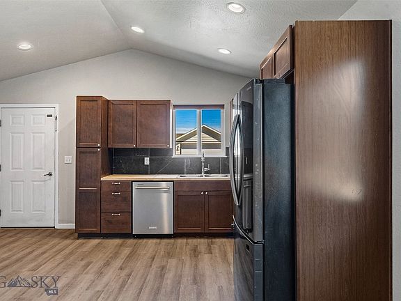 3rd image of 419 I St