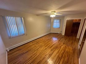 13221 89th St, Ozone Park, NY