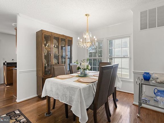 5th image of 2212 Cherry Leaf Ln