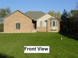 6270 Nollar Rd, Whitmore Lake, MI 48189