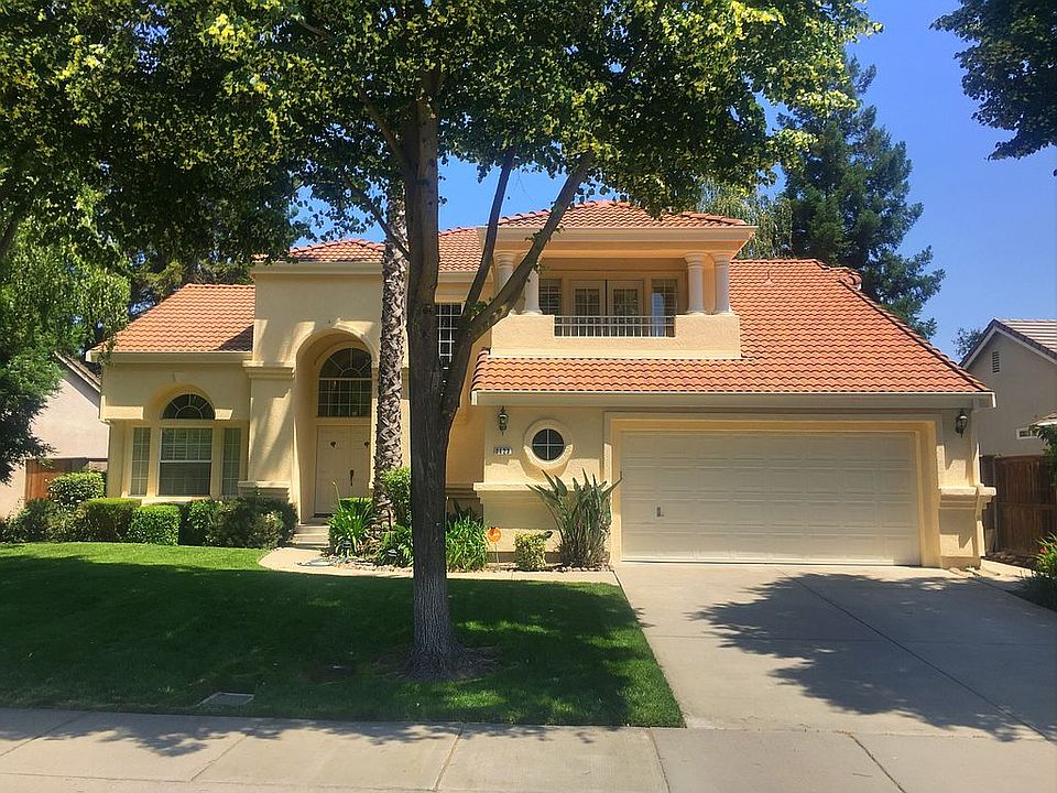 2nd image of 3423 Shadowbrook Dr