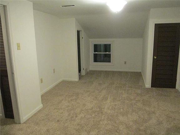 4th image of 735 Linden Ave