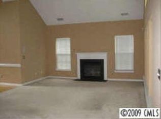 9822 Stewart Spring Ln, Charlotte, NC 28216