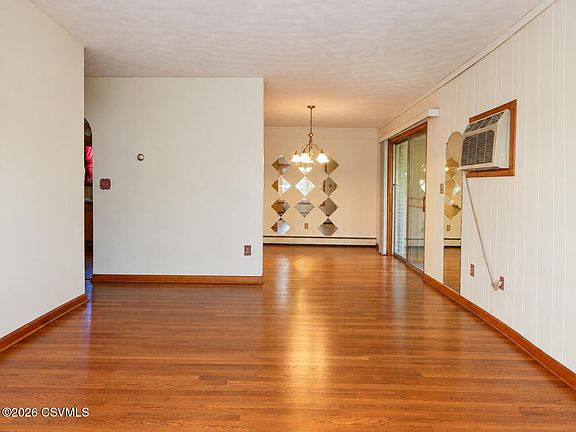 5th image of 1190 Sunset Dr
