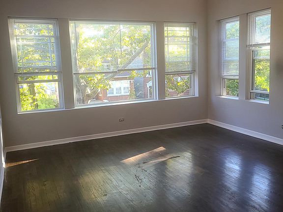 5th image of 5536 W Congress Pkwy #2