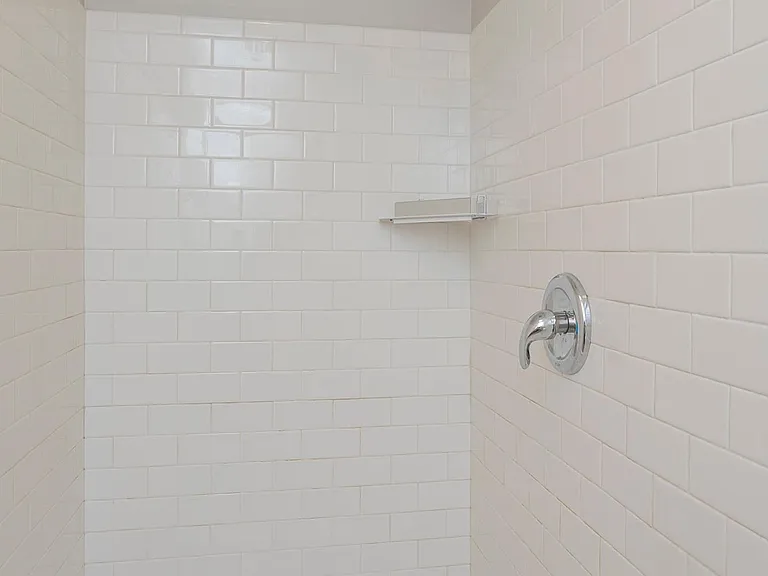 610 Ashley Ct — Photo 31