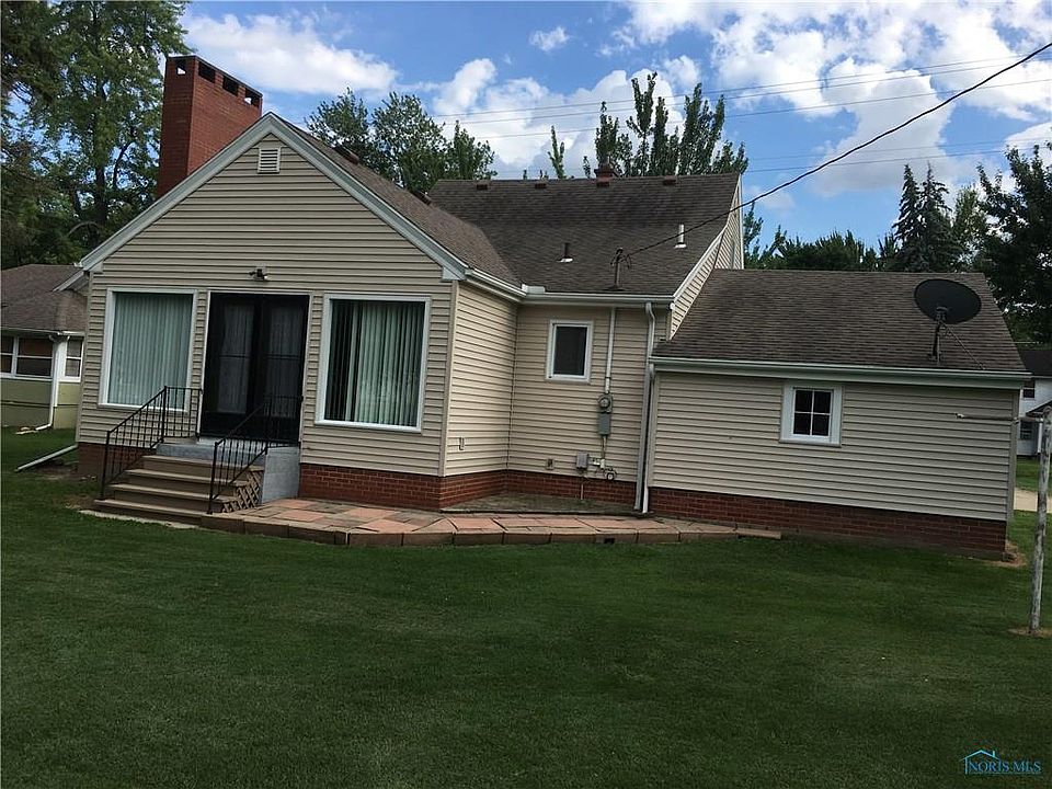 2nd image of 135 W Linfoot St