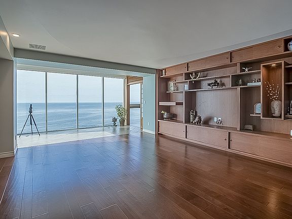 4th image of 939 Coast Blvd Unit 10D