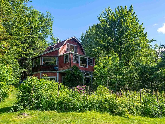 3rd image of 186 MacKenzie Road