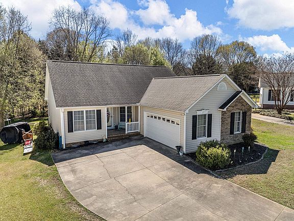3rd image of 139 Cherrywood Rd