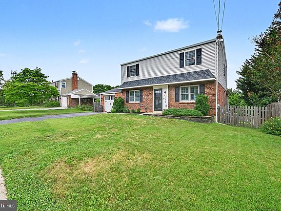 3rd image of 248 W Beidler Rd