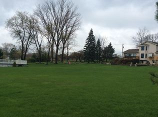 3000 Hobson Rd, Woodridge, IL 60517