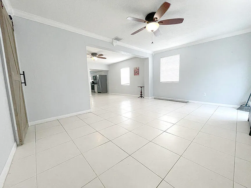 4 bed, 2.0 bath, 1847 sqft, $3,800 — Photo 3