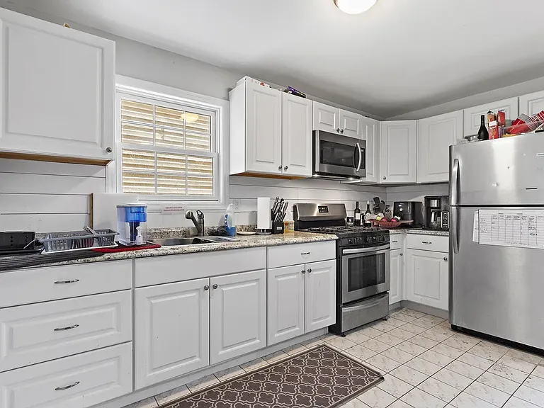 347 Palisade Ave — Photo 4