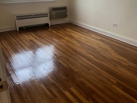 4th image of 1351 Astor Ave #2