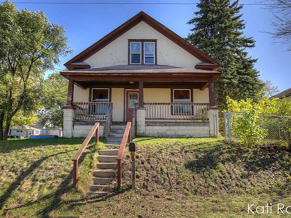 2nd image of 2936 Botsford Ave NE