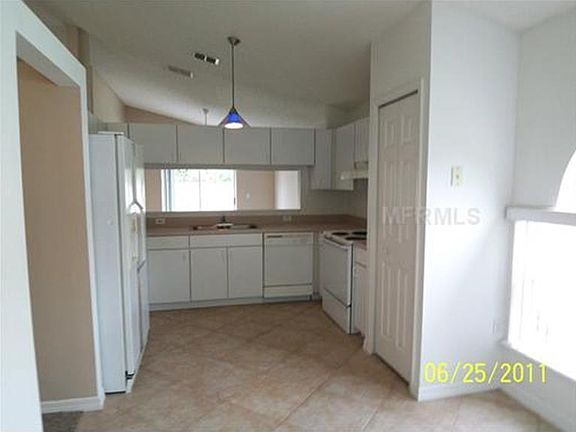 4th image of 394 Woodbury Pines Cir