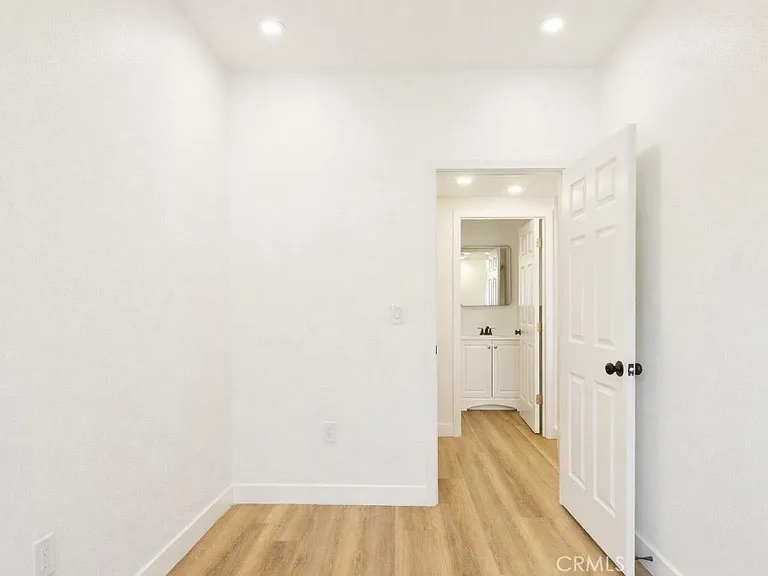 625 Orizaba Ave #5 — Photo 12
