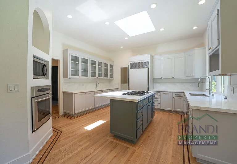 121 Laurel Grove Ave — Photo 11
