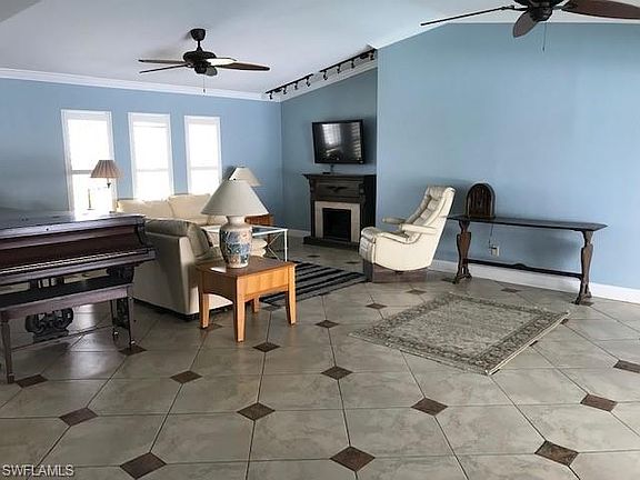 2nd image of 32 SE 21st Pl