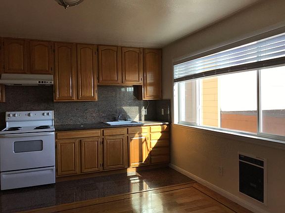 2nd image of 455A 34th Ave