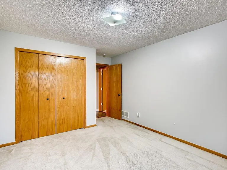12758 Edgewater Path — Photo 15