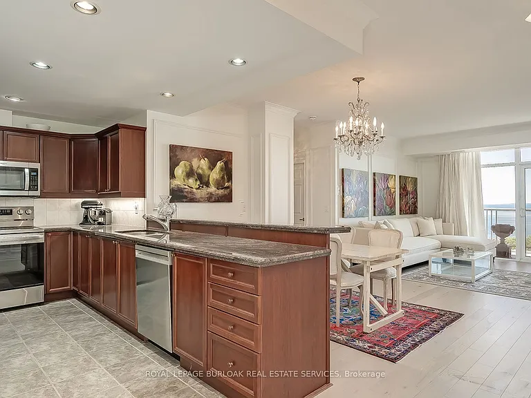 1477 Lakeshore Rd #704 — Photo 7