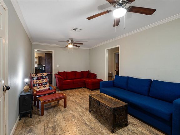 3rd image of 2423 Metz St