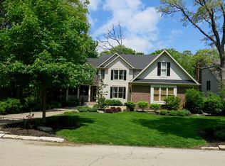 333 Oakwood Dr, Geneva, IL 60134