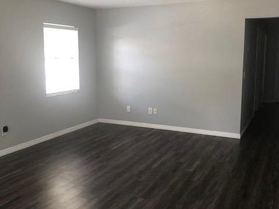 4th image of 6910 S Trask St