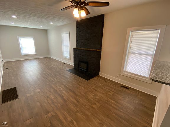 4th image of 340 W 38th St