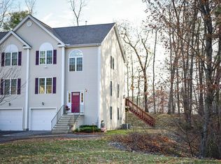1 Lindas Way #B, Sterling, MA 01564