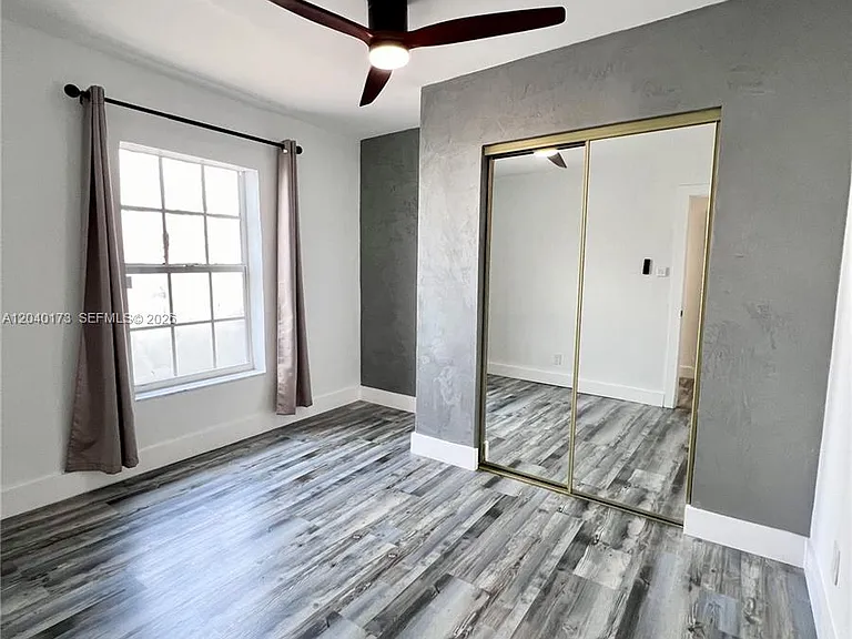 2425 SW 26th Ln — Photo 12