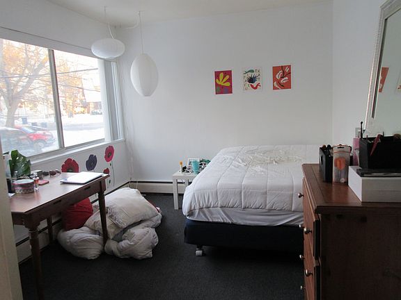 5th image of 939 Dewey Ave