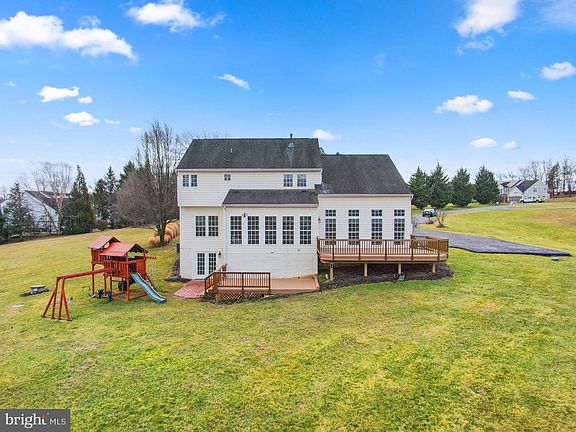 4th image of 39850 Columbine Ct