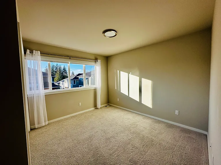 2nd floor - Bedroom 1