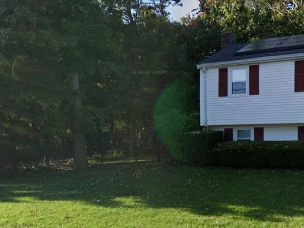 704 N Cary St, Brockton, MA 02302