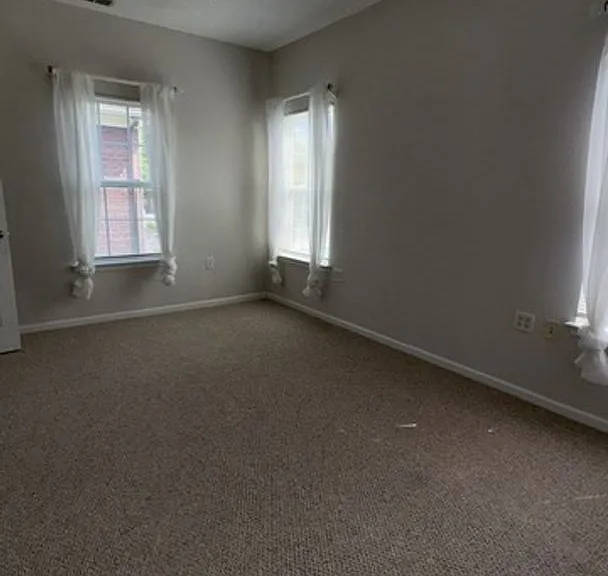 5821 Ludington Dr — Photo 11