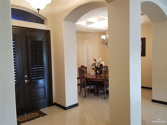 3rd image of 3509 Everglade Dr