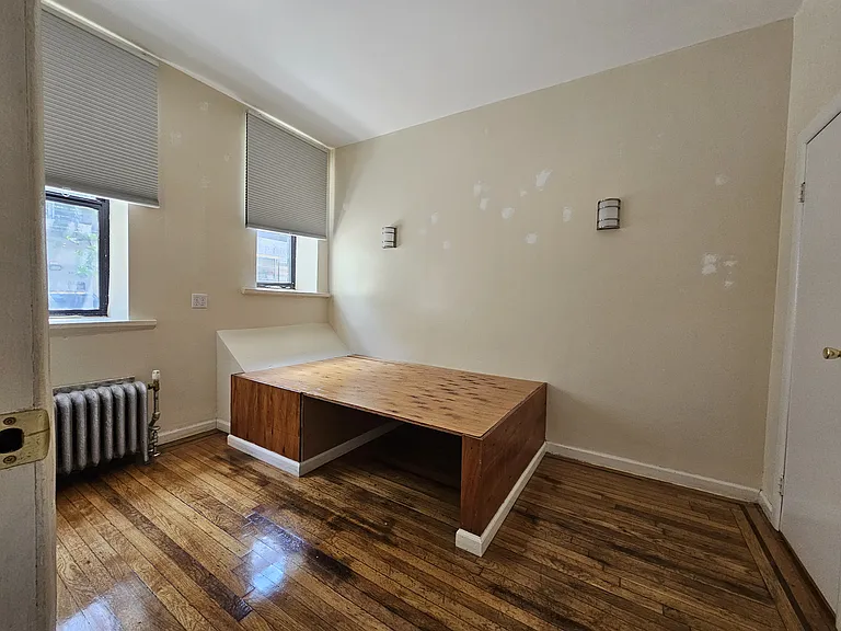 2111 Beekman Pl #1I — Photo 4