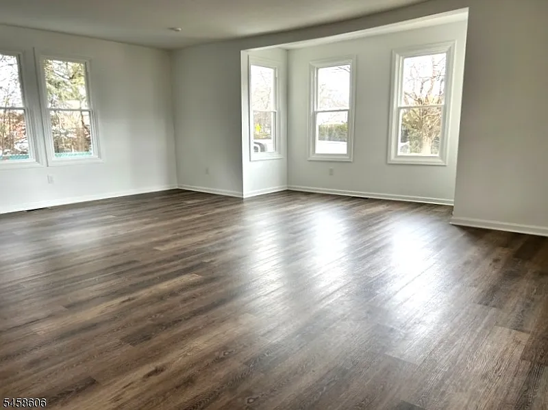 3 bed, 2.0 bath, $3,500 — Photo 3
