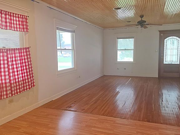5th image of 423 Davis St