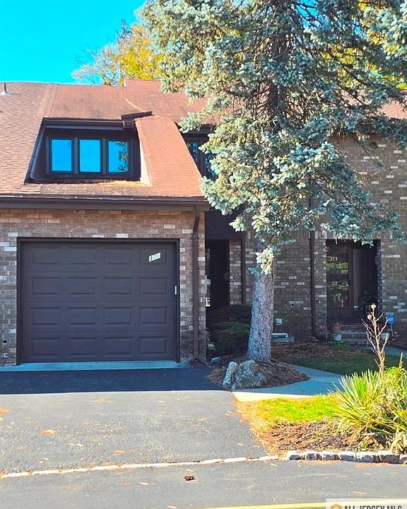 375 Willowbrook Dr