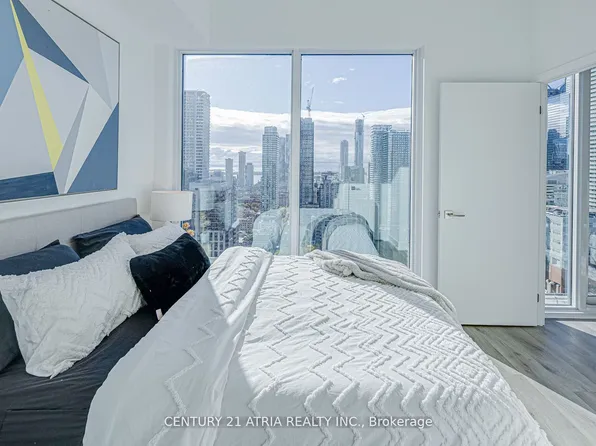 252 Church St #3515, Toronto, ON M5B 1Z2