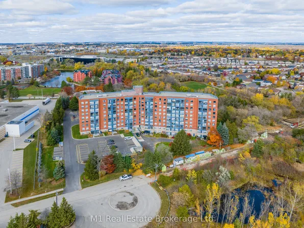 55 Blue Springs Dr #Penthouse 2, Waterloo, ON N2J 4T3