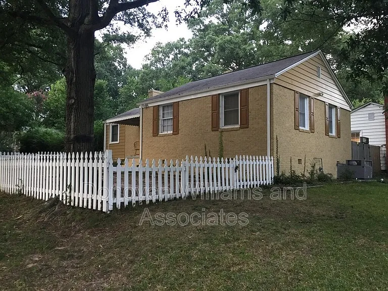 2200 Thurmond Pl — Photo 14
