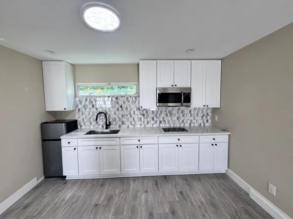 5782 Hesperia Ave #Adu, Encino, CA 91316