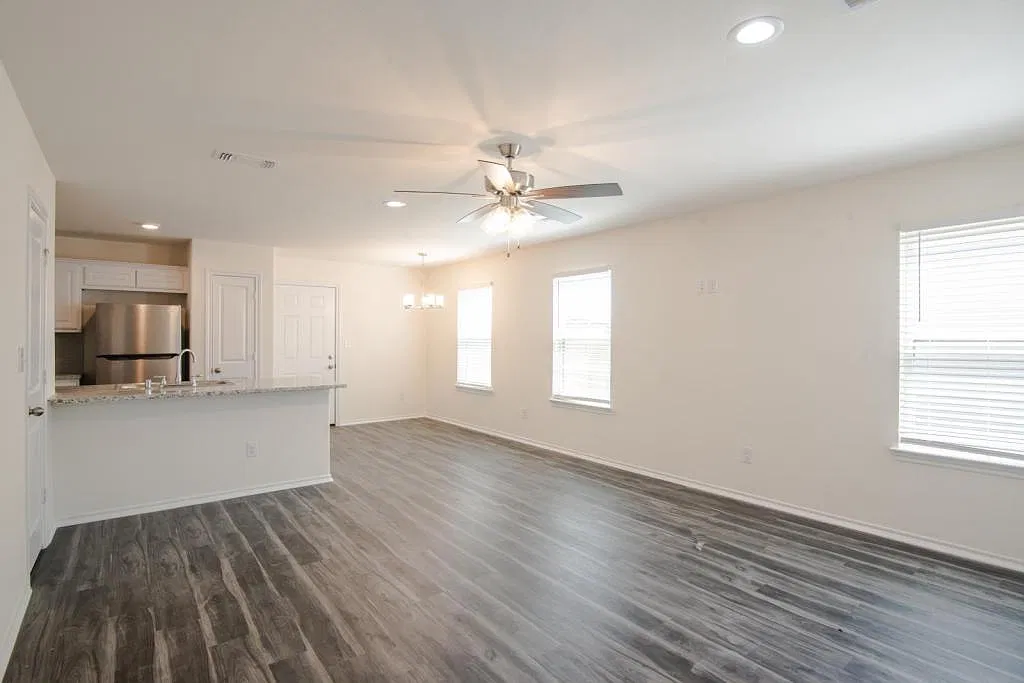 1516 Kennedy St, Unit B — Photo 3